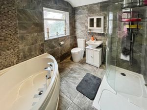 Bathroom - click for photo gallery